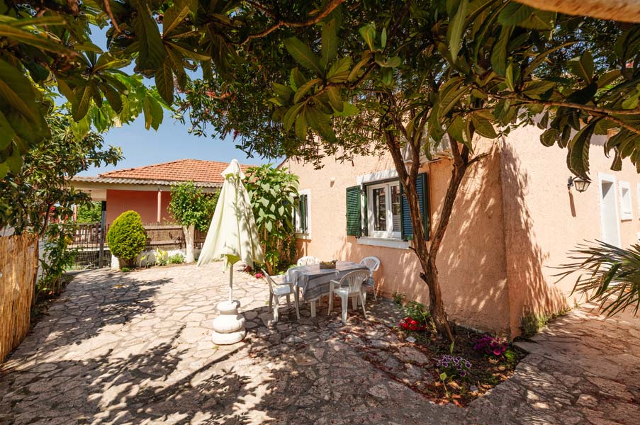 Ferienhaus Alexandros A - Terrasse