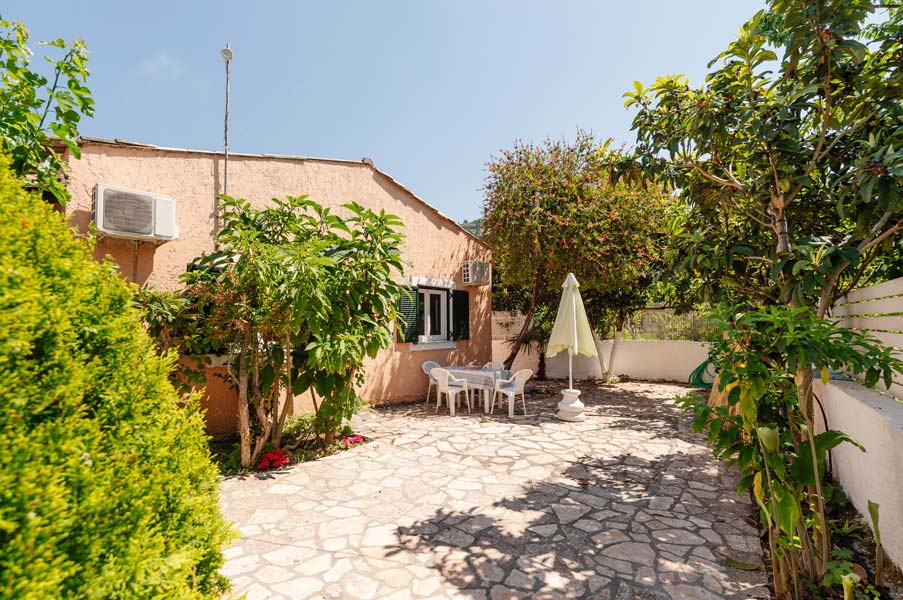 Ferienhaus Alexandros A - Terrasse