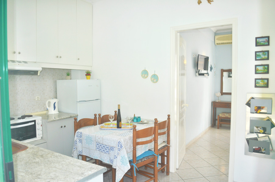 Küche und Schlafzimmer